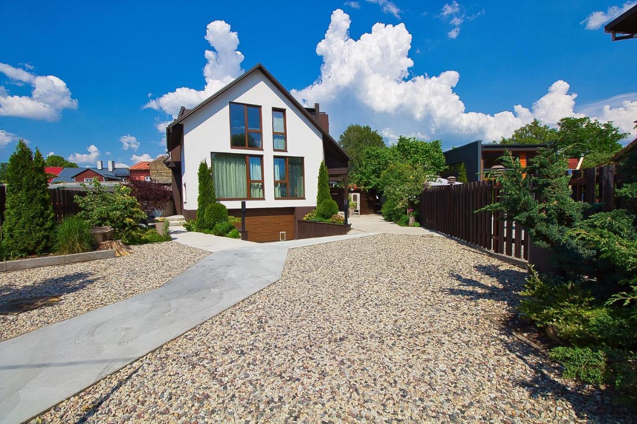 Lux Apartment Parnu Exterior photo