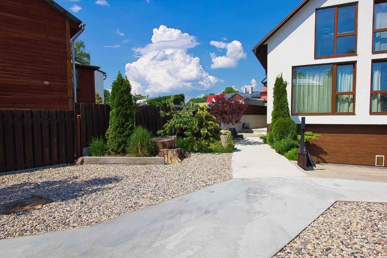 Lux Apartment Parnu Exterior photo
